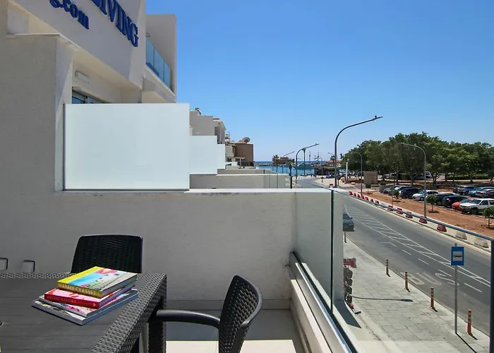 Phaedrus Living - Seaside Luxury Flat Harbour 103